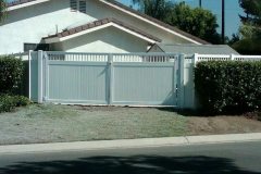 White privacy vinyl gate