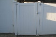 White privacy vinyl gate