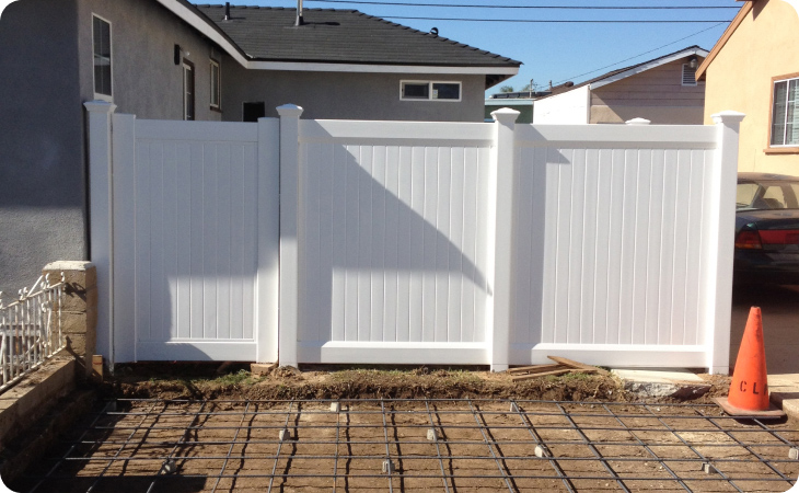 Vinyl Privacy Gate